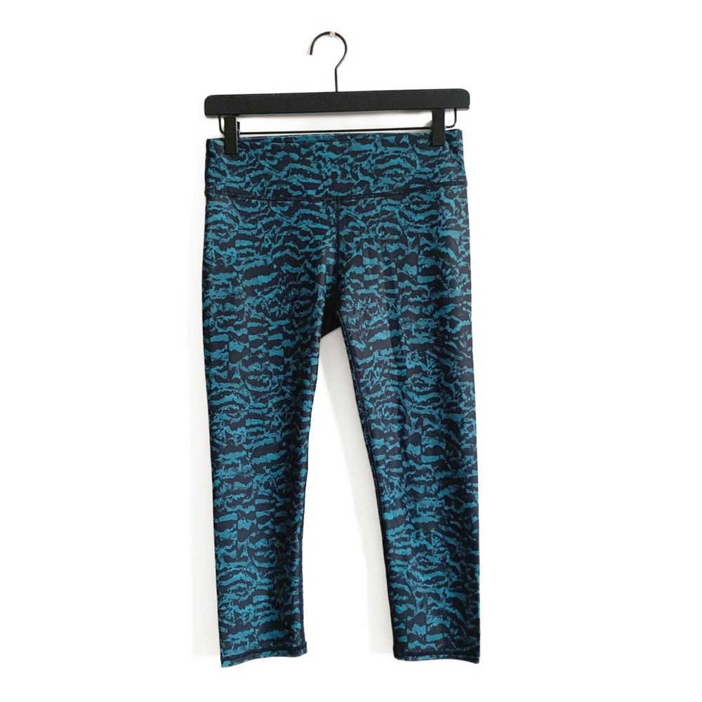 NWT Fabletics Salar Capri A Cut Above The Rest Women’s XS Leggings